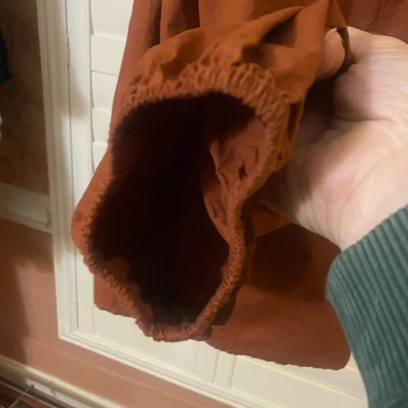 The GAP: Puff sleeve eyelet lace Boho peasant top. Medium. From the 2022 line - Picture 4 of 6